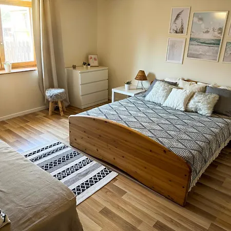 Kekpillango Vendeghaz, Tiszafüred