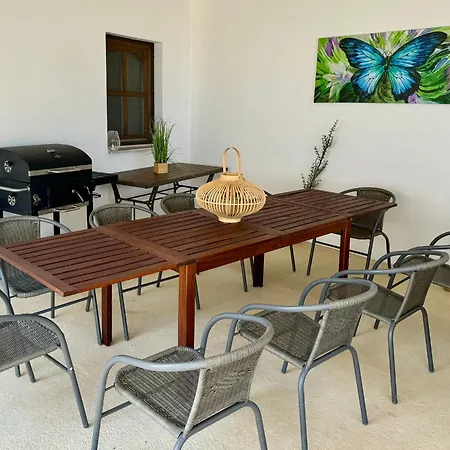 Kekpillango Vendeghaz,