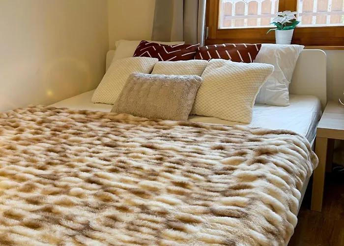 Kekpillango Vendeghaz, *