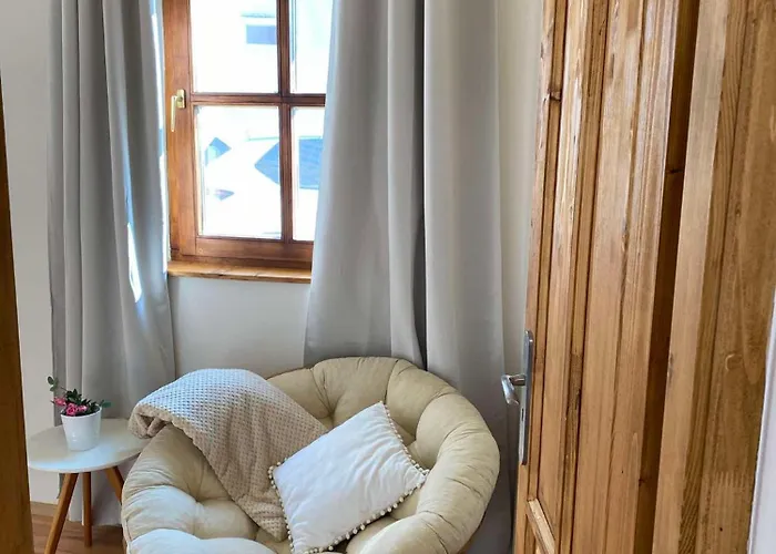 Kekpillango Vendeghaz, Tiszafüred